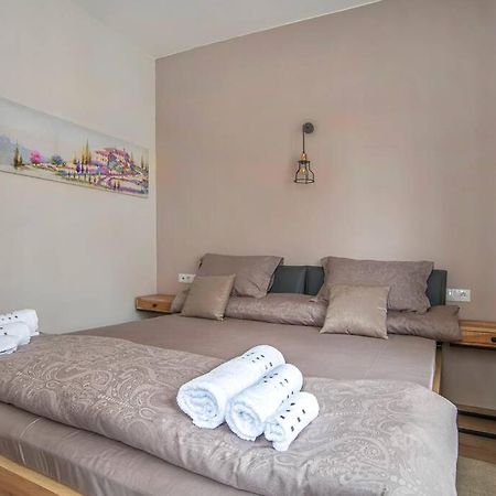 Elegant & Stylish 2 Bedroom Top Central Apartment Sofia Bagian luar foto